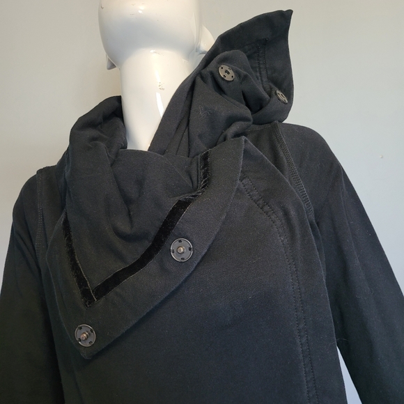 Lululemon Savasana Wrap in Black, VGUC, Size 6 - Picture 4 of 10